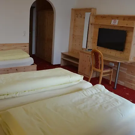 Gasthof-pension Urzn Vendégház Altmünster
