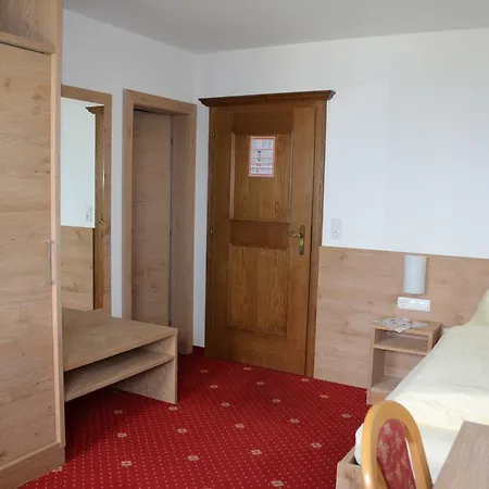 Gasthof-pension Urzn Πανσιόν Altmünster